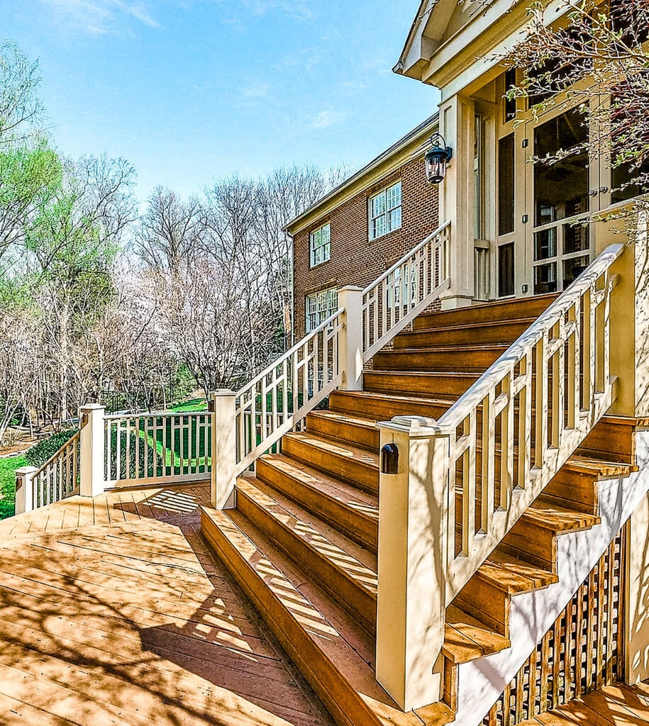 Maintenance Deck in Germantown